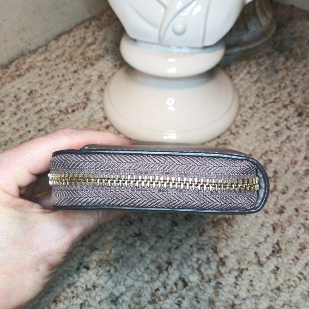 Kate Spade NWOT Taupe Large Leather Continental Zip Around Leather Wallet - Picture 6 of 13